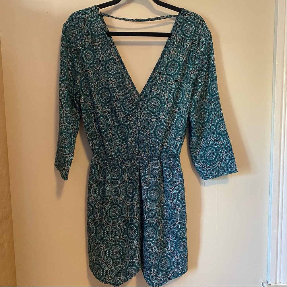 CHARLOTTE RUSSE PATTERNED ROMPER SIZE LARGE